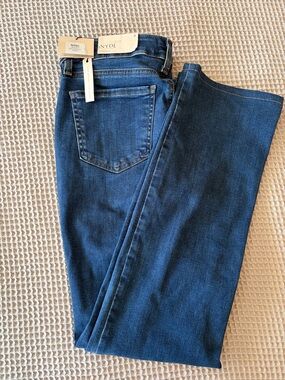 NYDJ  Marilyn Straight Leg Lift x Tuck Jeans Presidio Wash Size 6 NWT